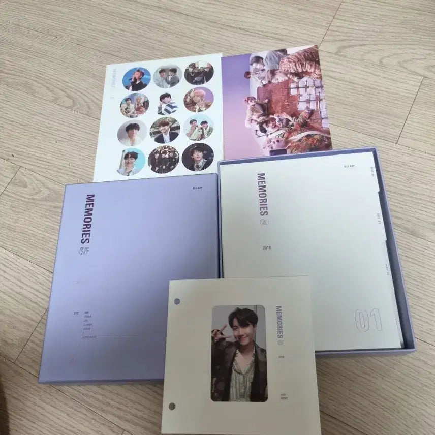 [BUNJANG] BTS 2018 Memories Blu-ray J-Hope Photocard Bundle Set / 방탄 2018메모리즈 블루레이 호석 포카포함 풀셋양도.  bts