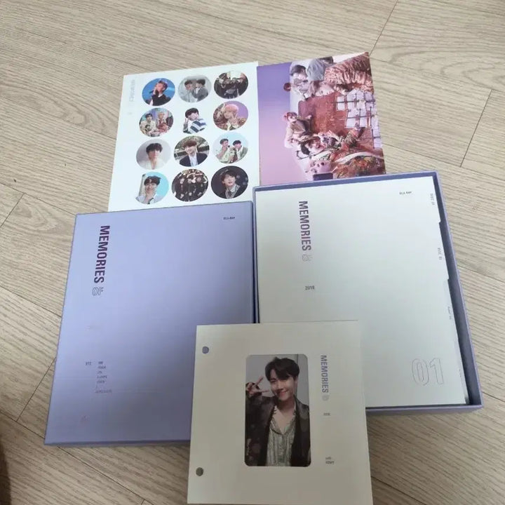 [BUNJANG] BTS 2018 Memories Blu-ray J-Hope Photocard Bundle Set / 방탄 2018메모리즈 블루레이 호석 포카포함 풀셋양도.  bts