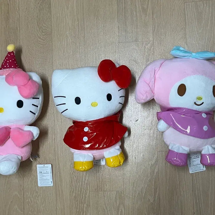 [BUNJANG] Sanrio Kitty &amp; My Melody Raincoat Collection Plush Dolls (New) / (새상품) 산리오 인형 판매합니다. | 키티, 마이멜로디
