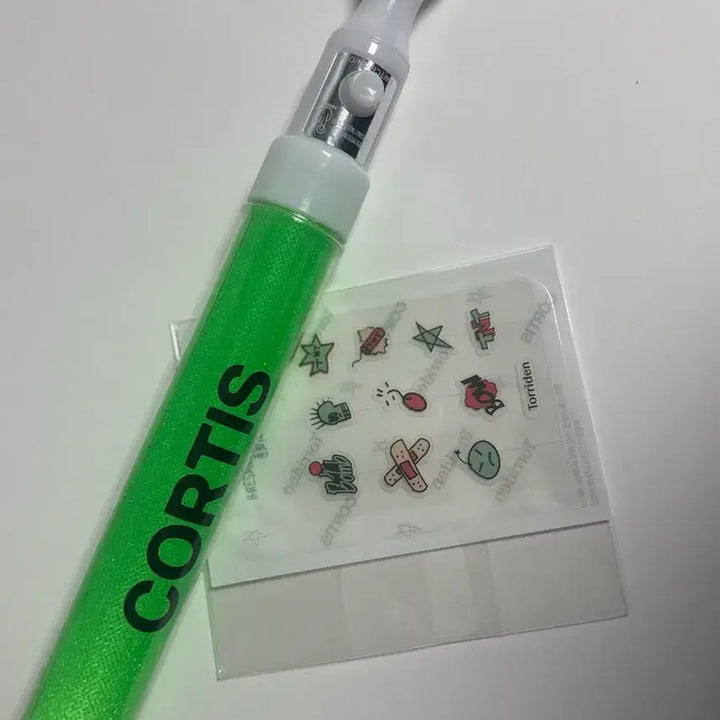 [BUNJANG] Cortis Torriden Patch Set / 코르티스 임시 응원봉 cortis 토리든 패치 세트 엄성현 안건호 양도