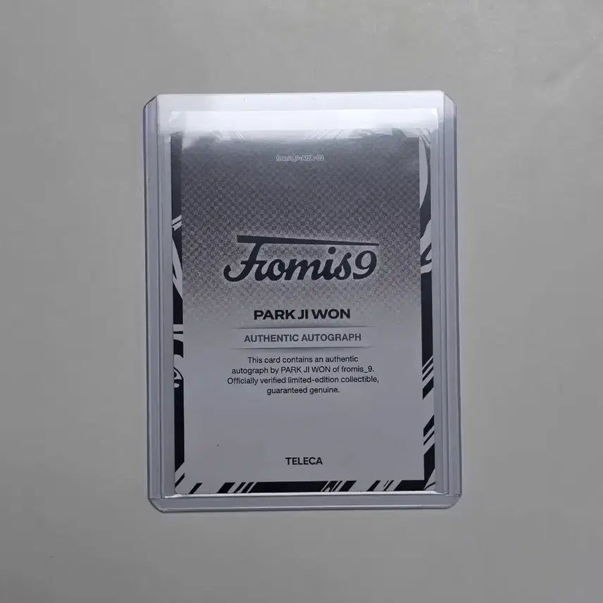 [BUNJANG] fromis_9 Jiwon Autographed Photocard / 프로미스나인 테레카 박지원 오토그래프 카드 판매합니다.