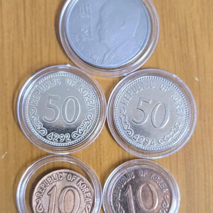 [BUNJANG] South Korean Banknotes and Coins Set: 100 Won (Syngman Rhee), 50 Won (x2), 10 Won (x2) / 한국은행 이승만 백원.오십환2개,십환2개