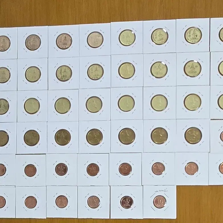 [BUNJANG] 10 Won Coin Year Set (1966-2024) / 10원 동전 년도별 세트 1966년~2024년 사용제 세척주