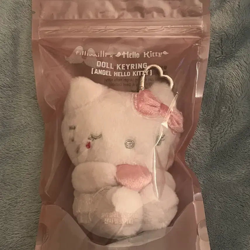 [BUNJANG] FilliMilli x Hello Kitty Angel &amp; Devil Collaboration Angel Plush Keychain / 올리브영 필리밀리 헬로키티 천사와 악마 콜라보 천사 인형 키링