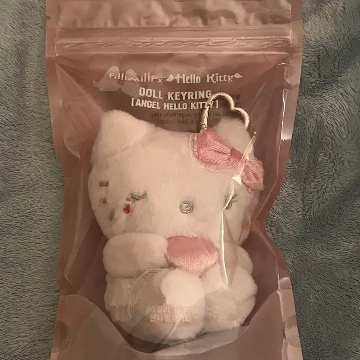 [BUNJANG] FilliMilli x Hello Kitty Angel &amp; Devil Collaboration Angel Plush Keychain / 올리브영 필리밀리 헬로키티 천사와 악마 콜라보 천사 인형 키링