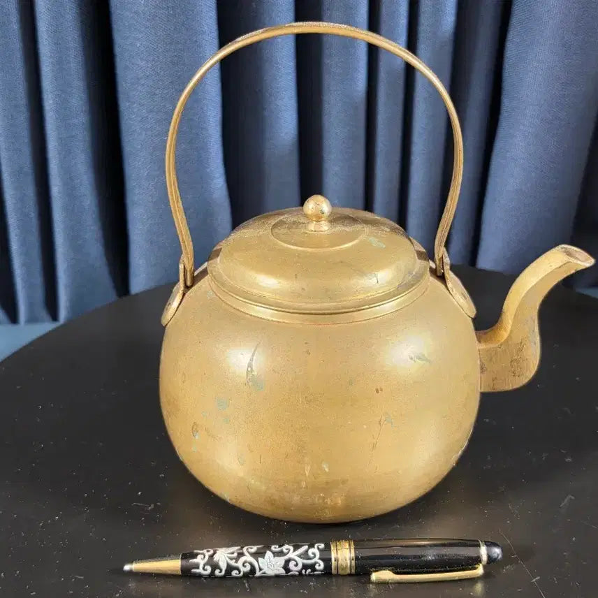 [BUNJANG] Antique Brass Teapot / 오래된 유기 주전자