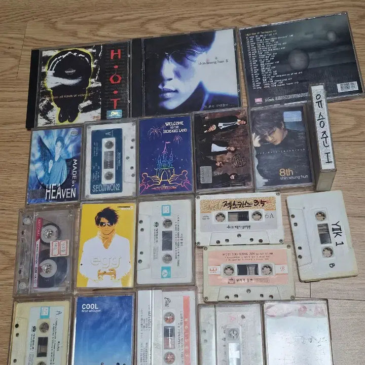 [BUNJANG] Cassette Tape &amp; CD Bundle (Approx. 71) / 카세트테이프&amp;CD(약71개)