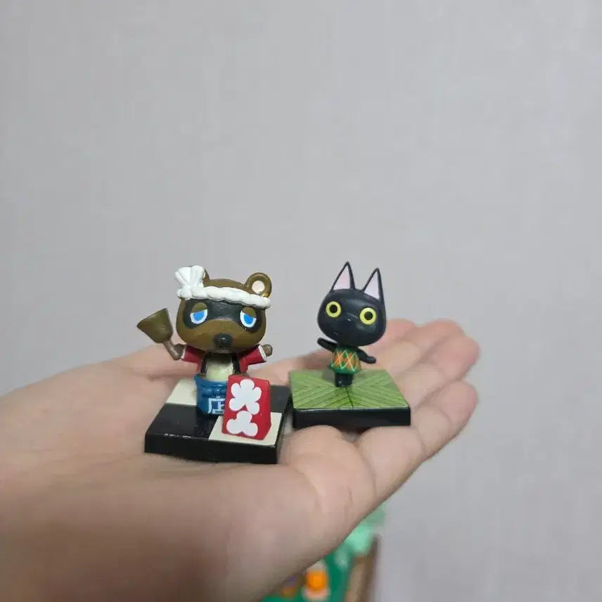 [BUNJANG] Animal Crossing Nook &amp; Saharah Classic Figure Set / 동물의숲 너굴&amp;캐비어 고전 피규어