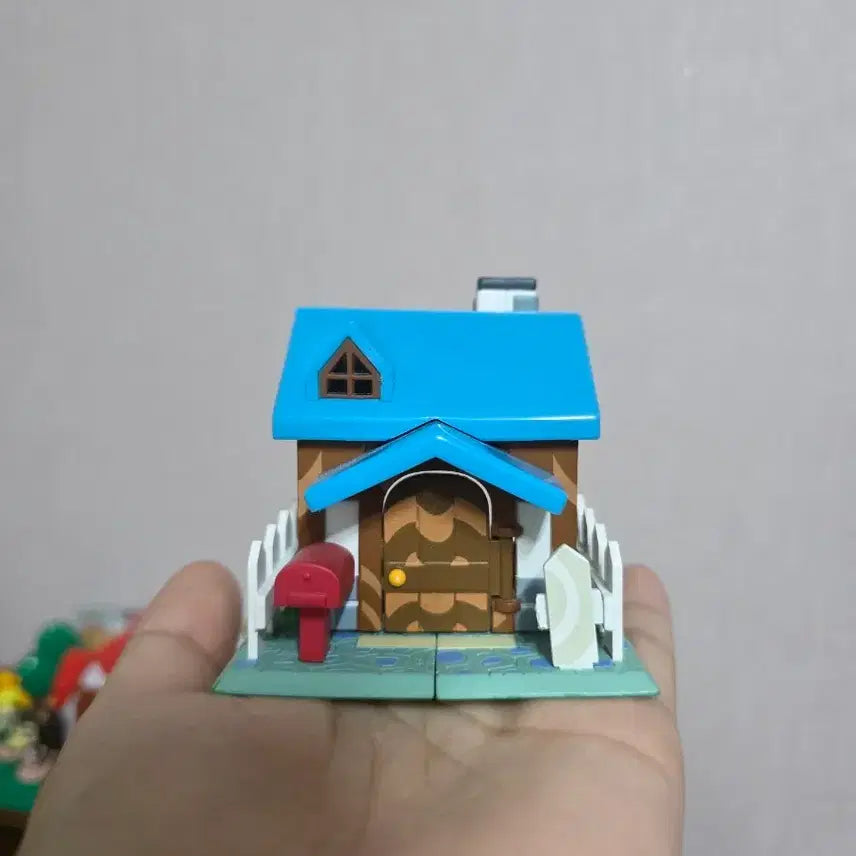 [SOLD OUT] 동물의숲 파란집 피규어