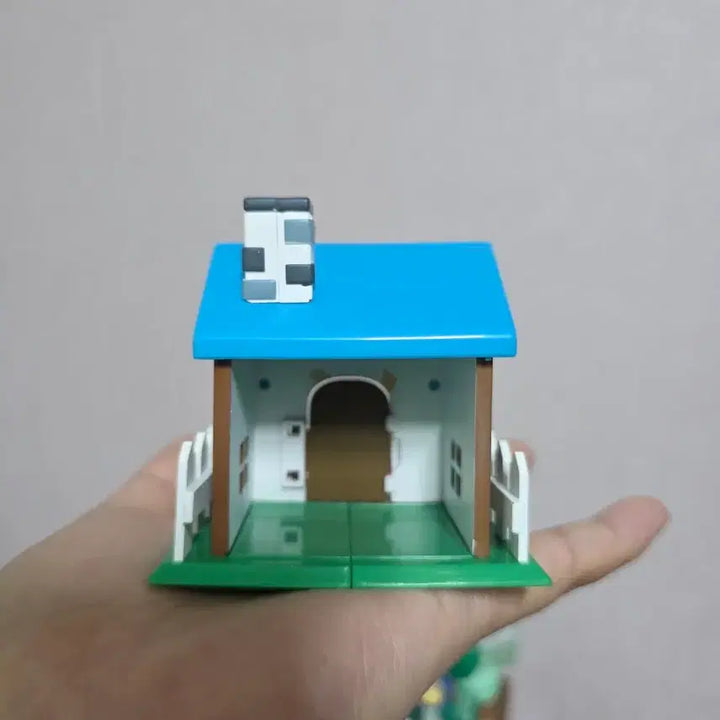 [SOLD OUT] 동물의숲 파란집 피규어