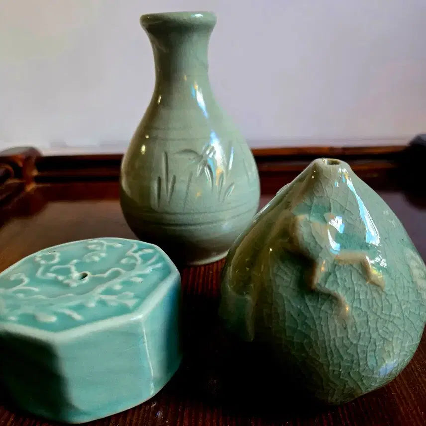 [BUNJANG] Celadon Mini Inkstone Set with Vase / 고급스러운 비취빛 청자 미니 연적 2종 및 주병 소품 세트 입나다