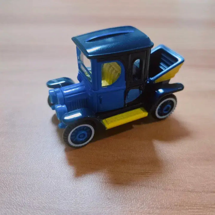 [BUNJANG] Disney Motors High Hat Classic Dory Collection Tomica / 단종/디즈니모터스/하이햇클래식 토미카ㅡ도리를찾아서