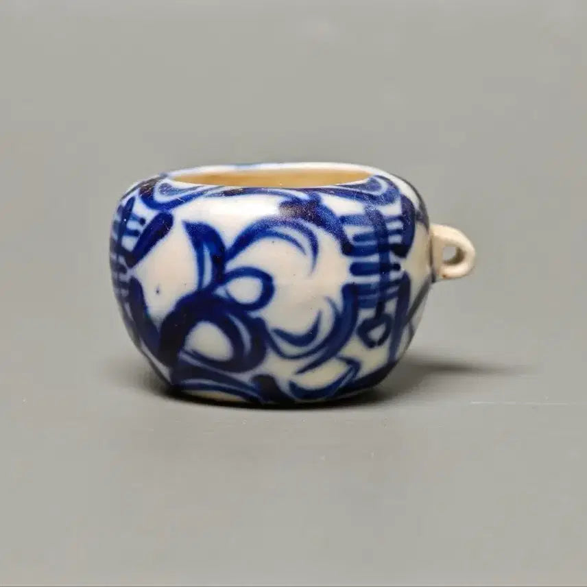 [BUNJANG] Qing Dynasty Mid-Late Period Blue and White Porcelain Small Incense Container Antique Chinese Ceramic / [진품] 청나라 중후기 청화백자 소형 향합 중국도자기 골동품 고미술품 수