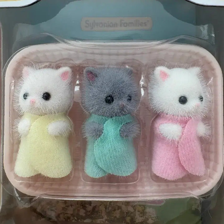 [BUNJANG] Sylvanian Families Persian Triplets (New) + Stroller (Opened) Bundle Set / 실바니안 페르시안 세쌍둥이(새상품) + 유모차(개봉) 일괄