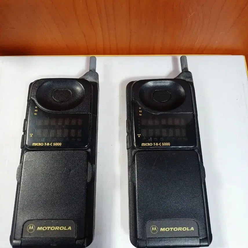 [BUNJANG] Motorola MICRO T-A-C 5000 Mobile Phone (2 Units) / 모토로라 MICRO T-A-C 5000 2개 ..