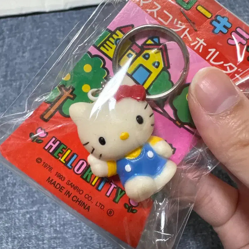 [BUNJANG] Vintage Hello Kitty Figure Keychain (Sealed) / 고전 헬로키티 피규어 키링 미개봉 새상품 판매중
