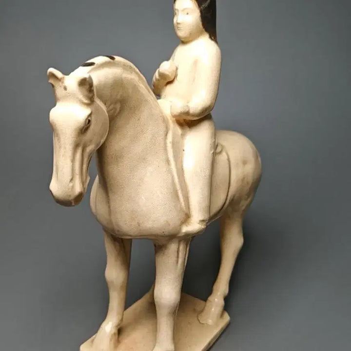 [BUNJANG] Late Ming Dynasty / Early Qing Dynasty Jingdezhen White Glaze Horse Rider Figure / 명말 청초 경덕진 백유 기마 인물상 중국도자기 골동품 수집품