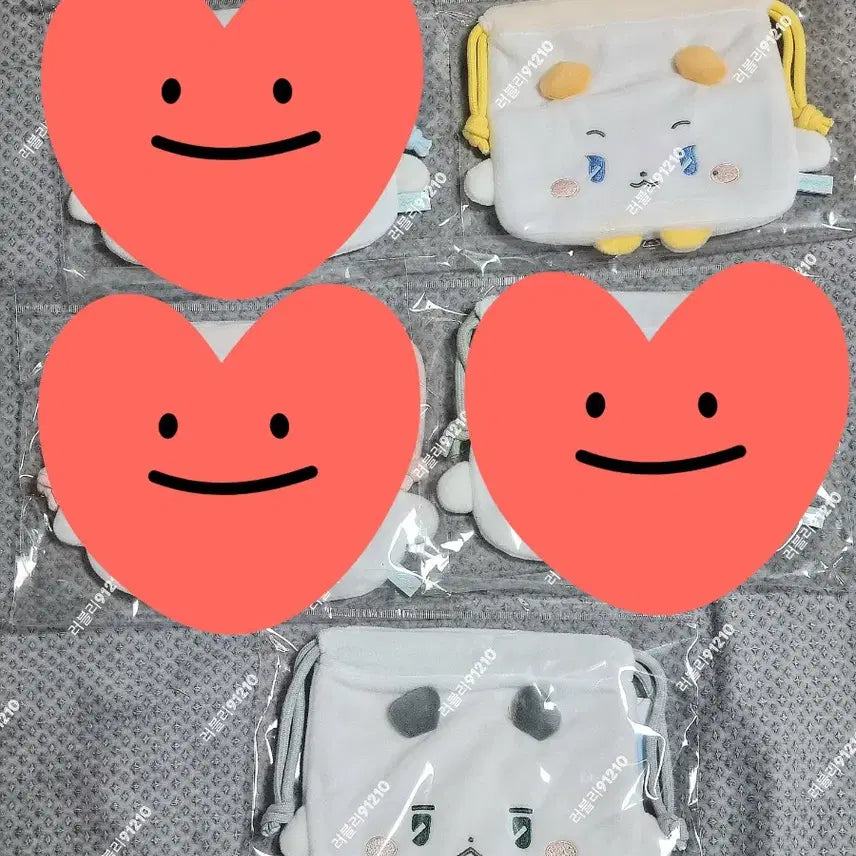 [BUNJANG] PLAVE MMMM String Pouch / 플레이브 MMMM 므메미무 스트링 파우치