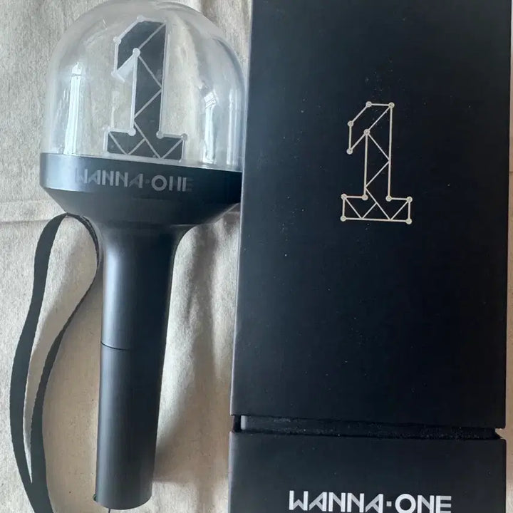 [BUNJANG] Wanna One Official Lightstick (Neobong) / 워너원 응원봉 너블봉