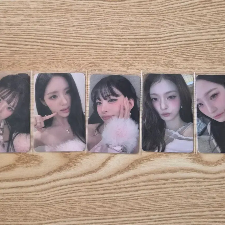 [BUNJANG] fromis_9 Hwajung Concert Day 1 VIP Photocard / 프로미스나인 화정 콘서트 1일차 vip 포카
