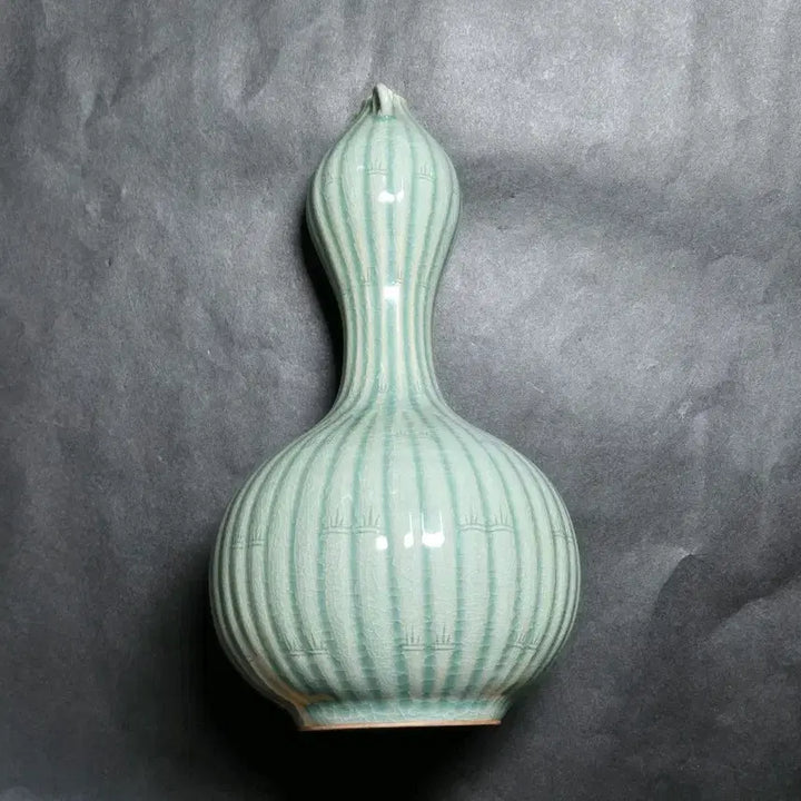 [BUNJANG] Haegang Yoo Geun-hyung Celadon Vase (Intangible Cultural Property) / 무형문화재 해강 유근형 죽문 청자 호리병