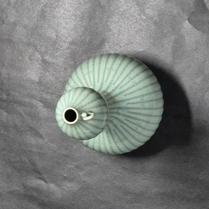 [BUNJANG] Haegang Yoo Geun-hyung Celadon Vase (Intangible Cultural Property) / 무형문화재 해강 유근형 죽문 청자 호리병