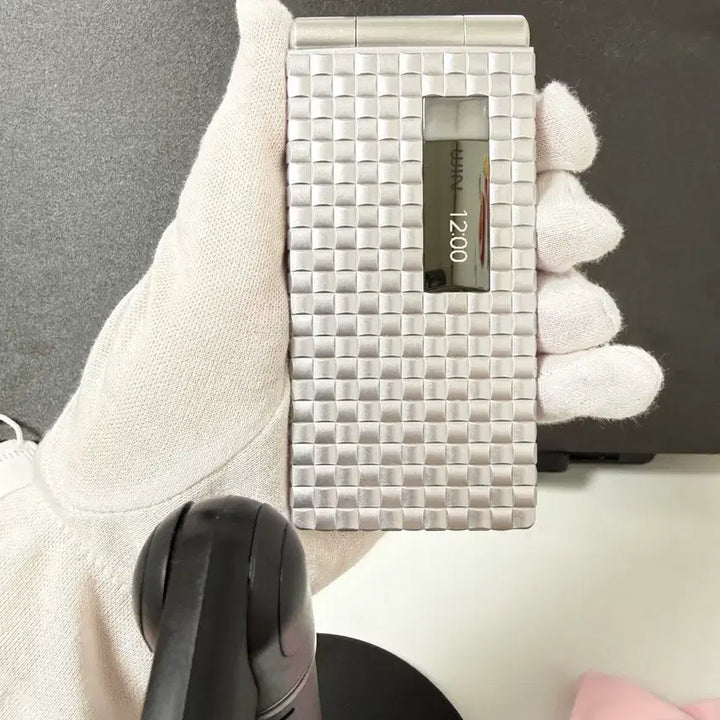 [BUNJANG] Kyocera au Silver Quilting Pattern Dummy Phone / au 쿄세라 실버 퀼팅 무늬 모형폰 도코모