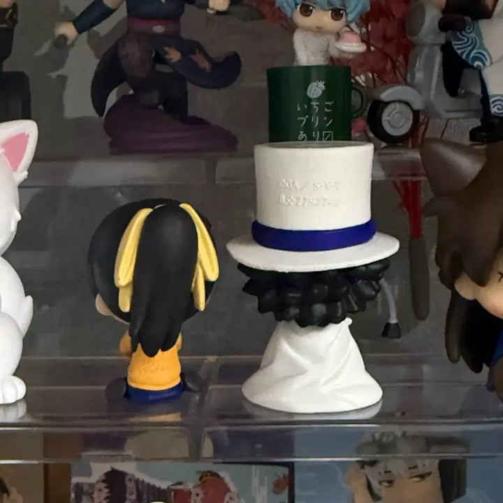 [BUNJANG] Detective Conan Bandai Hug Character Kazaha &amp; Kid the Phantom Thief Gacha Figures Bundle Set / 일괄) 명탐정 코난 반다이 꼬옥 안아요 카즈하+ 괴도 키드 가챠 피규어