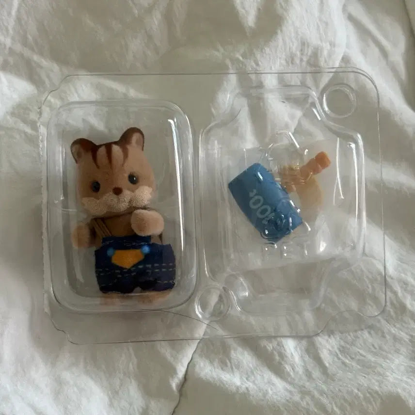 [BUNJANG] Sylvanian Families Baby Architects Blind Bag Squirrel Figure / 실바니안 패밀리 아기건축가 블라인드백 가챠 다람쥐
