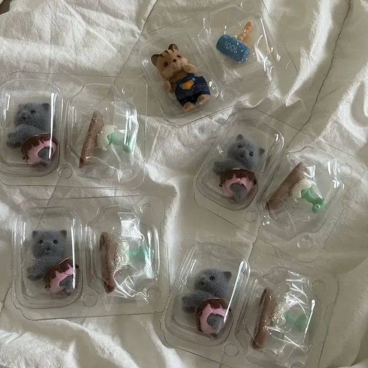 [BUNJANG] Sylvanian Families Baby Architects Blind Bag Squirrel Figure / 실바니안 패밀리 아기건축가 블라인드백 가챠 다람쥐