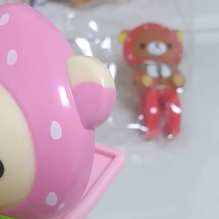 [BUNJANG] Rilakkuma Korilakkuma Strawberry Die-cut Clip / 리락쿠마 코리락쿠마 딸기 다이컷 집게
