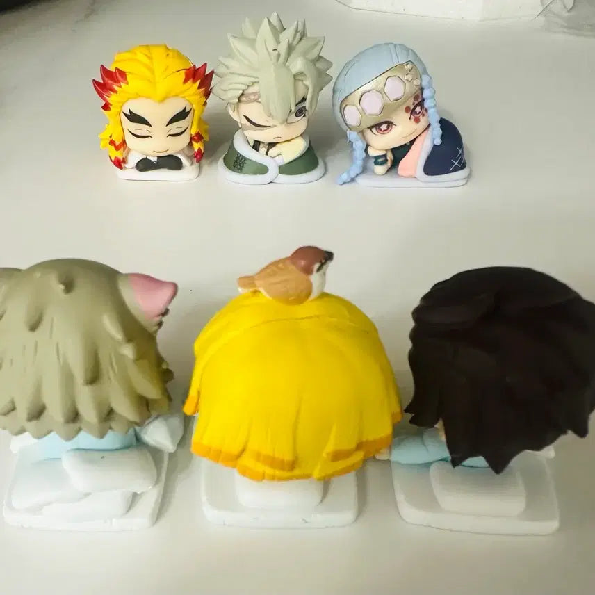 [BUNJANG] Demon Slayer: Kimetsu no Yaiba Butterfly Mansion Set (7 Figures) + Snow Globe Keychains (3 Variants) / 정품)귀멸의칼날 오네무탄 나비저택 포함 총 7종 + 눈 키링 일괄 팝니다