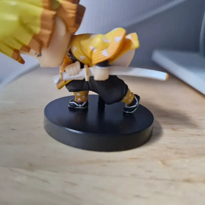 [BUNJANG] Demon Slayer: Kimetsu no Yaiba Adverge Motion 1 Zenitsu Figure (Box Not Included) / 귀멸의 칼날 귀칼 애드버지 모션1 젠이츠 피규어 (박스X)