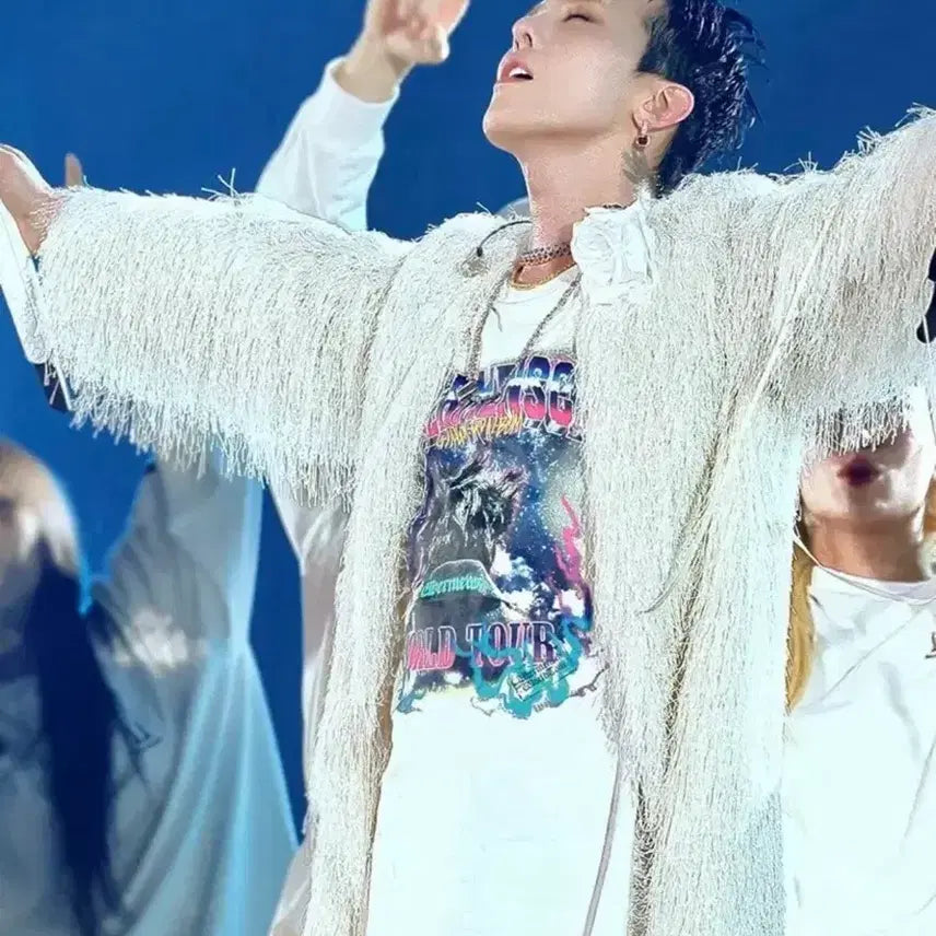 [BUNJANG] G-Dragon Ubermensch World Tour T-Shirt White / (정가이하) 빅뱅 콘서트 지드래곤 위버멘쉬 월드 투어 티셔츠 화이트