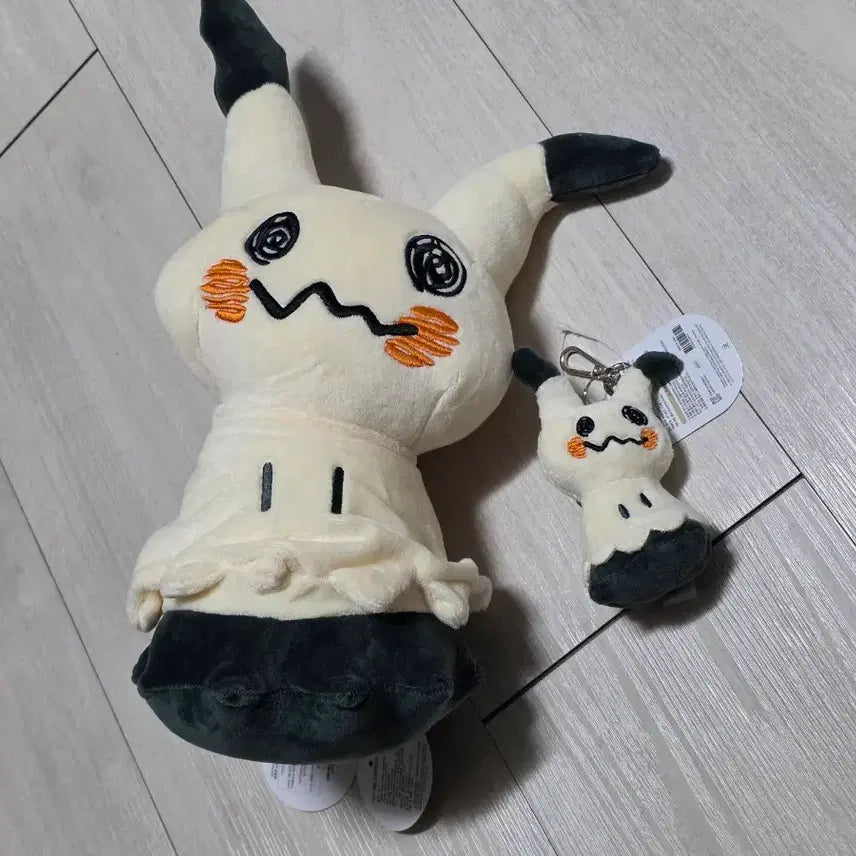 [BUNJANG] Pokemon Mimikyu Medium Plush + Keyring Bundle Set / 일괄) 포켓몬스터 따라큐 중형인형+키링