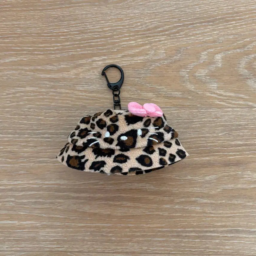[BUNJANG] Sanrio Hello Kitty Bucket Hat Mascot Keychain / 산리오 헬로키티 버킷햇 키링 키티 마스코트 키링 10cm 인형옷 누이옷