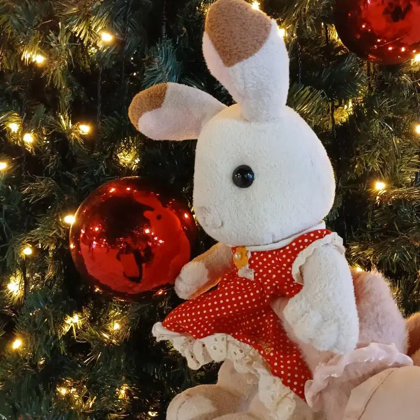[BUNJANG] Sylvanian Families Chocolate Rabbit Freya Girl Doll (Vintage) / 실바니안 패밀리 초콜릿 토끼 소녀 프레야 인형 고전 빈티지 키덜트 초희귀 유일매물