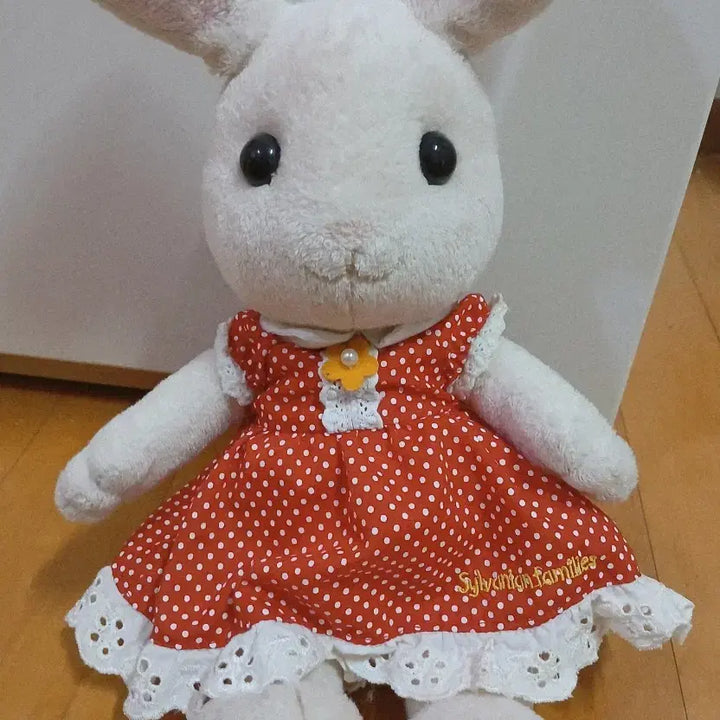 [BUNJANG] Sylvanian Families Chocolate Rabbit Freya Girl Doll (Vintage) / 실바니안 패밀리 초콜릿 토끼 소녀 프레야 인형 고전 빈티지 키덜트 초희귀 유일매물