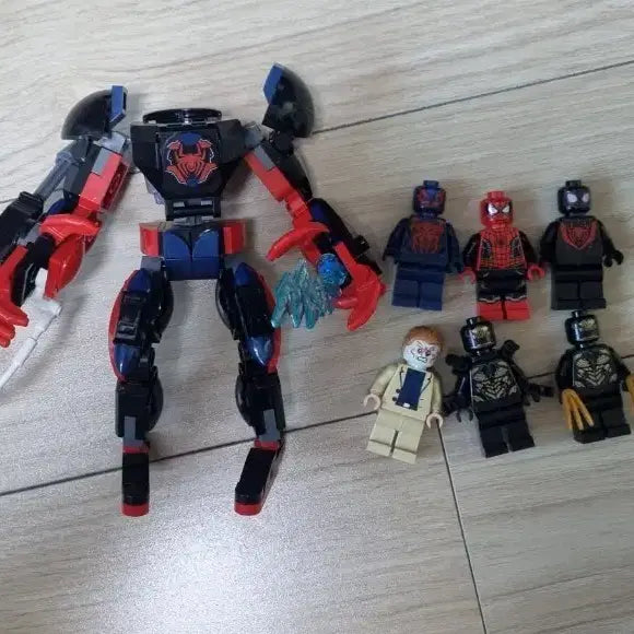 [BUNJANG] LEGO Marvel 76337 and 6 Mini-figures Bundle Set / 레고 마블 76337 외 미니피규어 6개