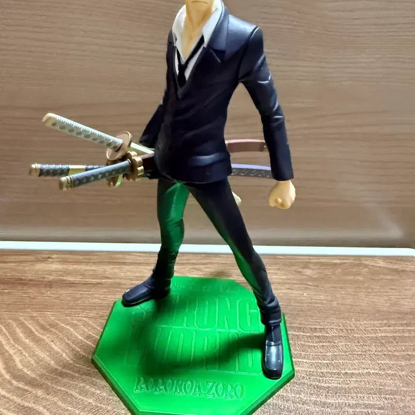 [BUNJANG] One Piece Zoro Strong World POP Figure / [가격 고정]원피스 조로 스트롱월드 pop 피규어