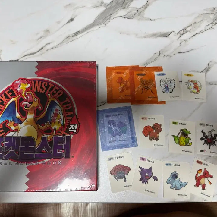 [BUNJANG] Pokemon Charizard Sticker Book + Stickers / 포켓몬스터 리자몽 띠부씰북 + 띠부띠부씰