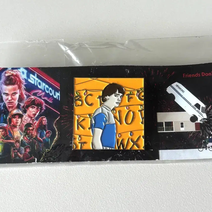[BUNJANG] Stranger Things Pop-up Badge / 기묘한이야기 팝업 뱃지