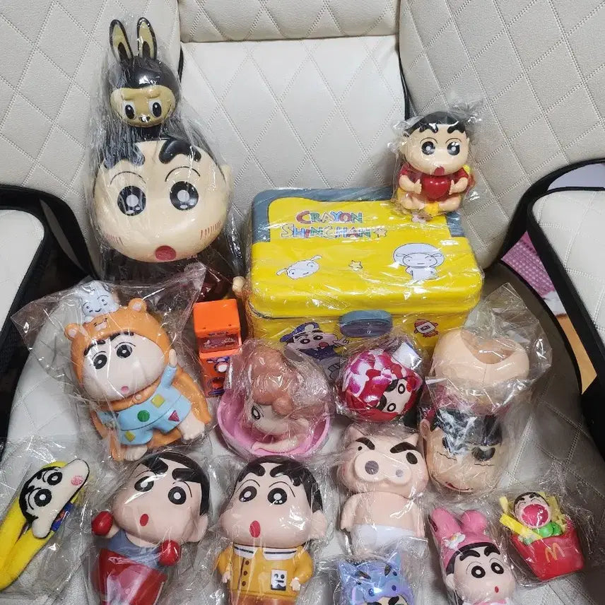 [BUNJANG] Crayon Shin-chan Figures &amp; Merchandise Set / 짱구는못말려 피규어 및 굿즈 세트 팝니다.