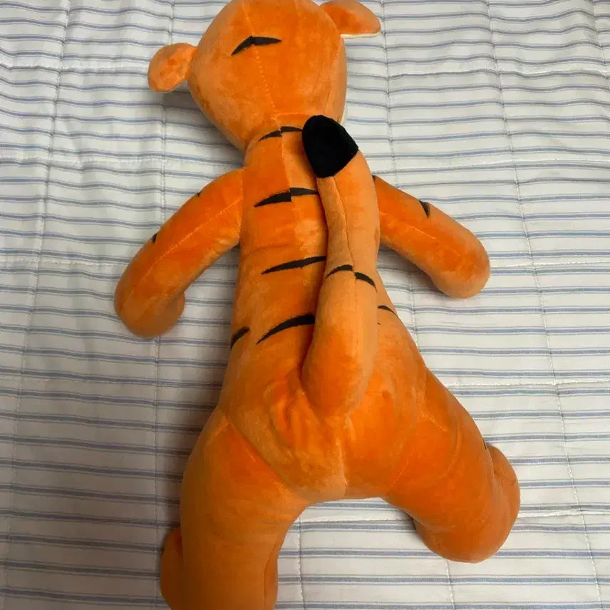 [BUNJANG] Winnie the Pooh Tigger Plush Toy / 곰돌이 푸 티거 인형