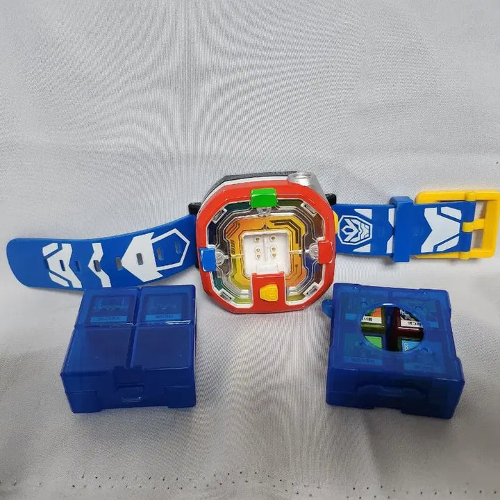 [BUNJANG] Hello Carbot Cube Watch &amp; Carbot Cube &amp; Case Bundle Set / 헬로카봇 큐브시계 &amp; 카봇 큐브 &amp; 케이스 일괄