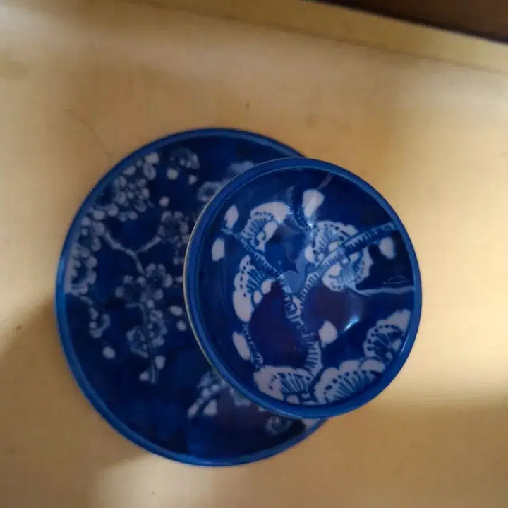 [BUNJANG] Beautiful Blue and White Plum Blossom Lantern Stand / 아름다운 역청화매화문등잔