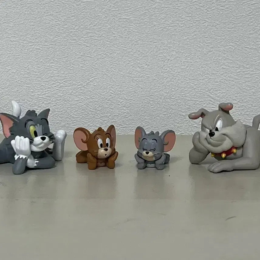 [BUNJANG] Tom and Jerry Chilling Time Gacha Figure Set (4 Types) / (4종 풀셋) 톰과제리 칠링타임 휴식시간 피규어 가챠 일괄