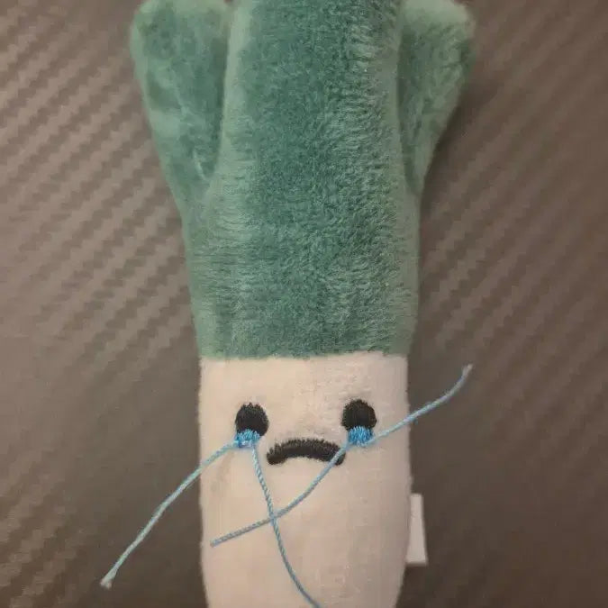 [BUNJANG] Crying Leek Plush Keychain / 우는 대파 인형 키링 팝니다