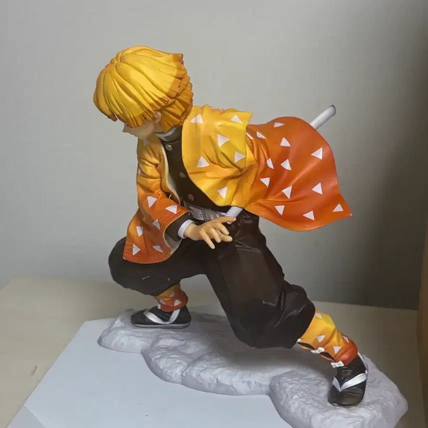 [BUNJANG] Demon Slayer Agatsuma Zenitsu Figure / 귀멸의 칼날 피규어 아가츠마 젠이츠