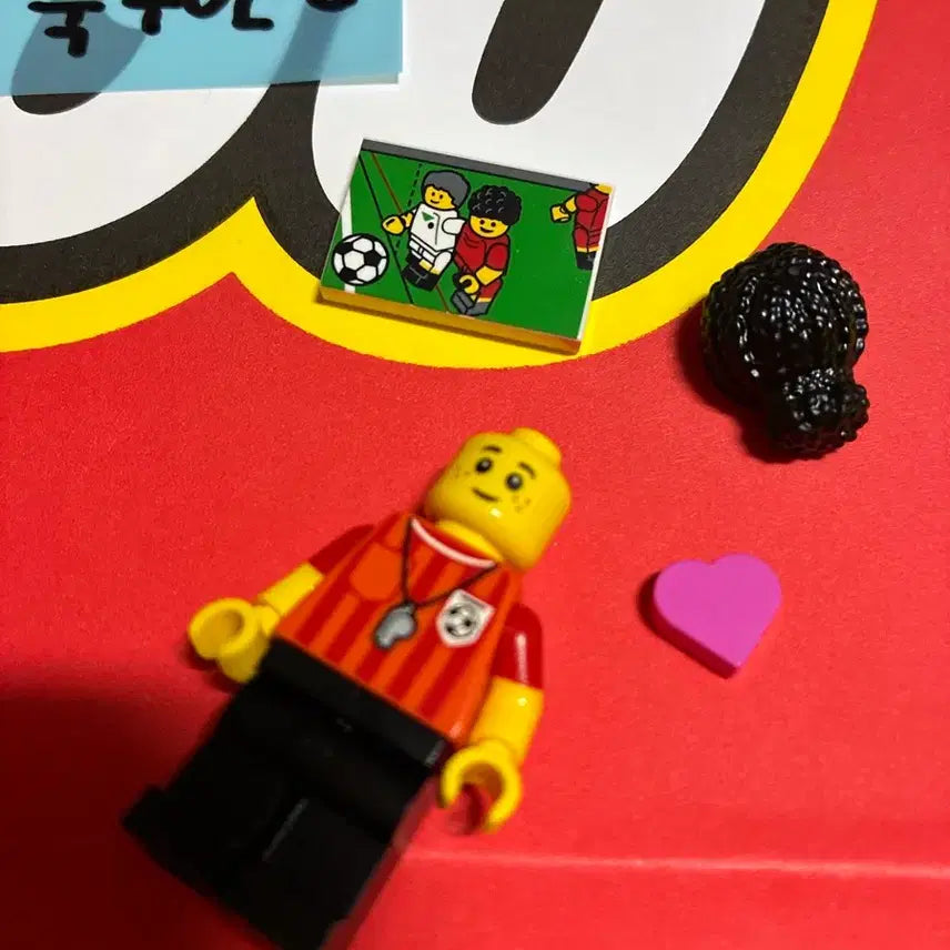 [BUNJANG] LEGO Minifigure Soccer Goalkeeper + Referee Set / 새제품 LEGO 레고 미니피규어 축구선수 골키퍼 + 심판 미니피겨 2개